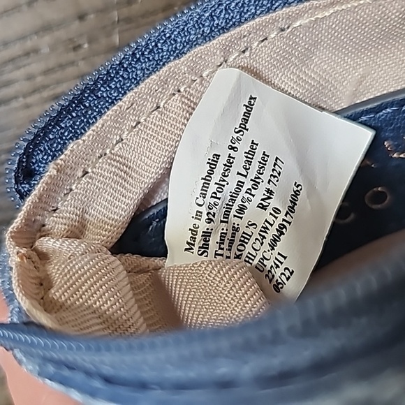 LC Lauren Conrad Velvet Pick Me Up Pouch - Picture 7 of 7